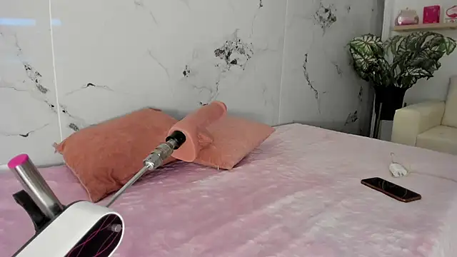 Snapshot of scarlett_enjoy1 chatting on 22, 11, 2025 scarlett enjoy1 online show from 22, 11, 2025