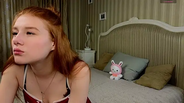 Juuulia  online show from 22, 9, 2025