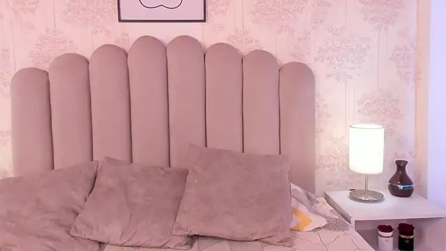 ShaynaHosk online show from 17, 10, 2025