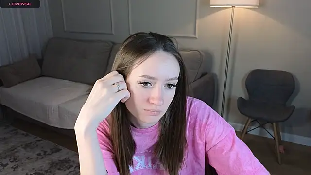 cutienaughtygirl online show from 5, 4, 2026