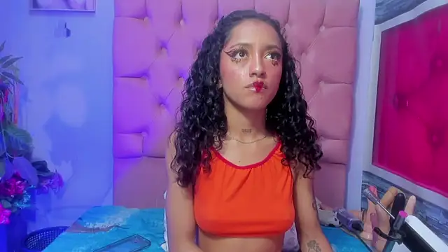 Kylie Moan online show from 2, 11, 2025