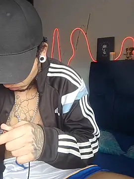 Tattoboy19cm online show from 18, 10, 2025