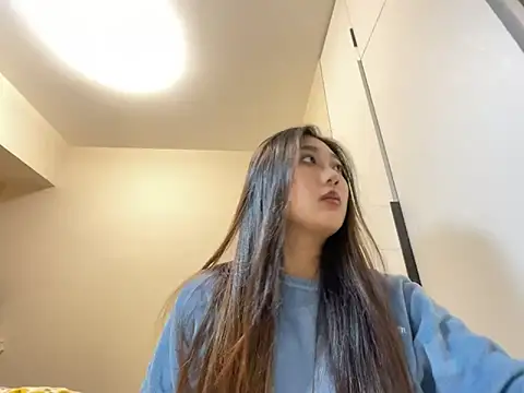 xena0501 online show from 4, 12, 2025