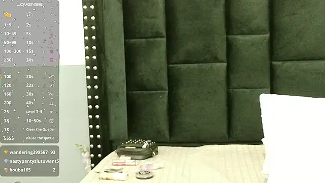 cutepetitee online show from 14, 10, 2025