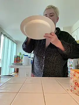 scorpiomoonbaby online show from 17, 4, 2026