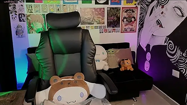 Yuhwan  online show from 26, 9, 2025