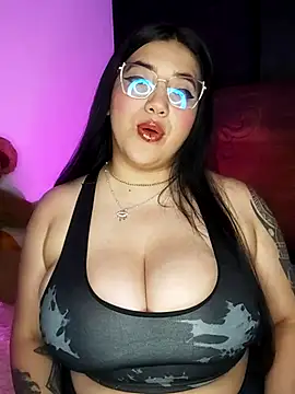 Snapshot of kittenFreyja_ chatting on 3, 10, 2025 kittenFreyja online show from 3, 10, 2025