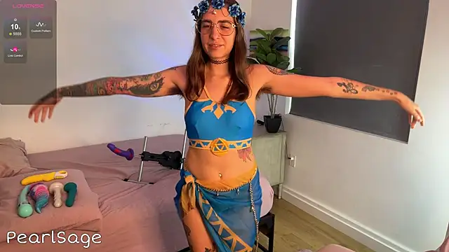 Pearl Sage online show from 28, 10, 2025