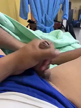 Snapshot of chelovqu chatting on 12, 10, 2025 chelovqu online show from 12, 10, 2025