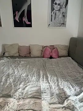  Lilly angel online show from 25, 4, 2026