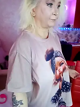 SquirtMilf00 online show from 22, 3, 2026