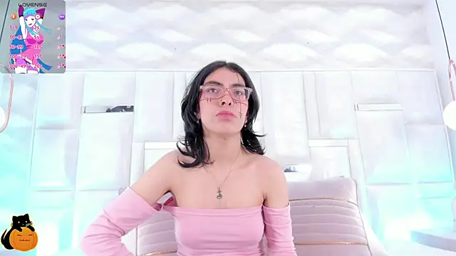 Im Molly Angel online show from 22, 10, 2025