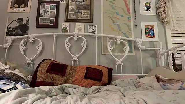 Snapshot of urbbydollxx chatting on 22, 12, 2025 urbbydollxx online show from 22, 12, 2025