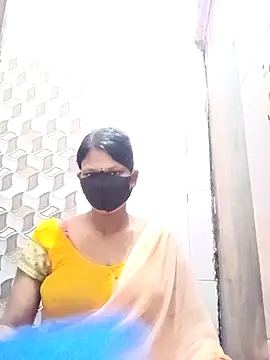 Snapshot of varnika chatting on 11, 9, 2025 varnika online show from 11, 9, 2025