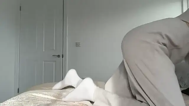 lolableux online show from 10, 4, 2026