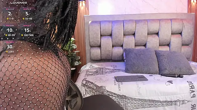 Snapshot of More_Hott chatting on 4, 10, 2025 More Hott online show from 4, 10, 2025
