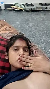 Snapshot of Guriya0076 chatting on 3, 10, 2025 Guriya0076 online show from 3, 10, 2025
