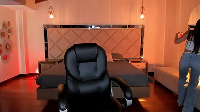 SophieHouston  online show from 20, 4, 2026