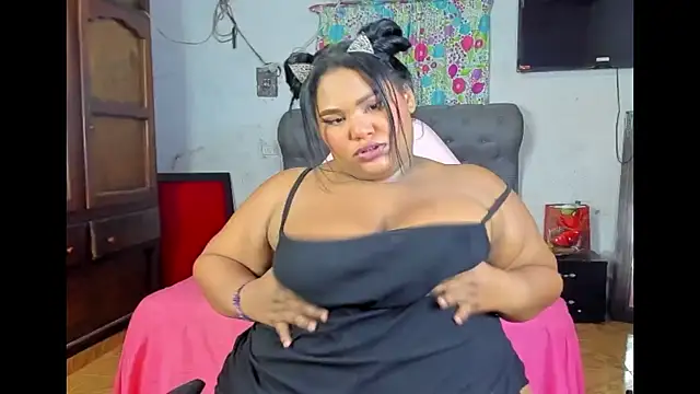 Snapshot of BigLaila chatting on 16, 9, 2025 BigLaila online show from 16, 9, 2025