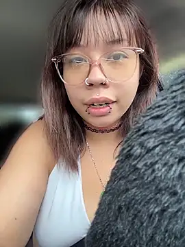 Snapshot of moan4mona chatting on 8, 6, 2026 moan4mona online show from 8, 6, 2026