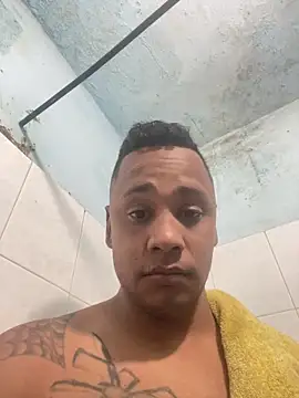 Snapshot of el-moreno-25 chatting on 10, 10, 2025 el-moreno-25 online show from 10, 10, 2025