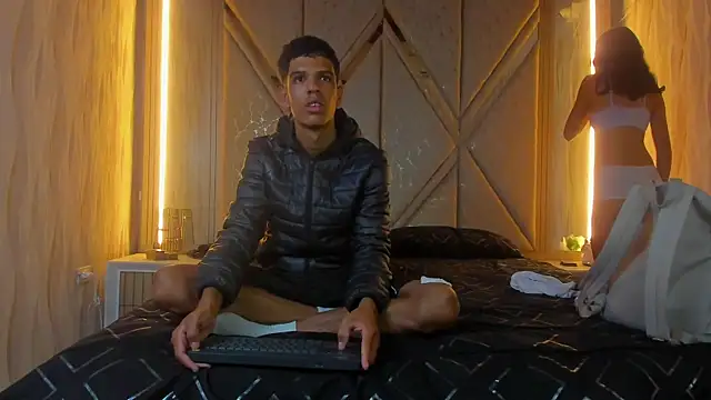 Snapshot of Hotcouple_222 chatting on 24, 11, 2025 Hotcouple 222 online show from 24, 11, 2025