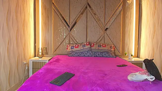 Hotcouple 222 online show from 19, 4, 2026