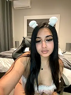 Snapshot of LilMisIndianx chatting on 8, 10, 2025 LilMisIndianx online show from 8, 10, 2025