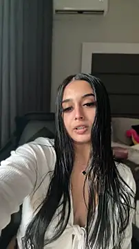 LilMisIndianx online show from 22, 4, 2026