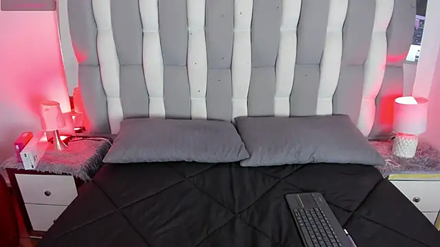 Snapshot of Adaara_Rey chatting on 6, 10, 2025 Adaara Rey online show from 6, 10, 2025