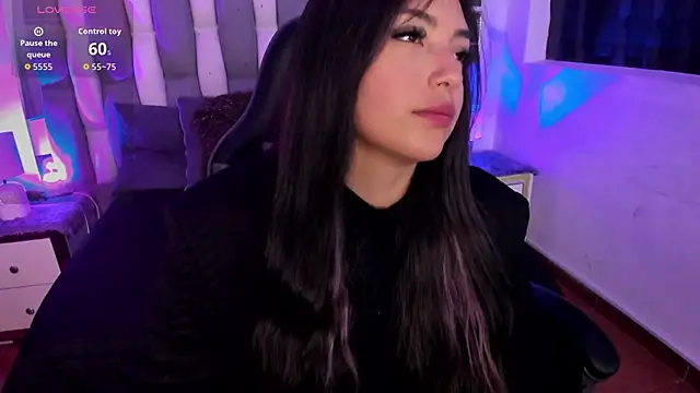 Snapshot of Adaara_Rey chatting on 28, 10, 2025 Adaara Rey online show from 28, 10, 2025