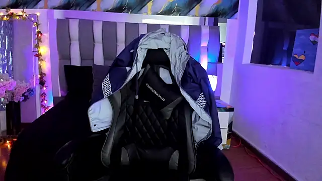 Snapshot of Adaara_Rey chatting on 15, 12, 2025 Adaara Rey online show from 15, 12, 2025