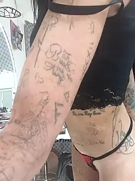 Snapshot of Tannedtattooed69 chatting on 28, 5, 2026 Tannedtattooed69 online show from 28, 5, 2026