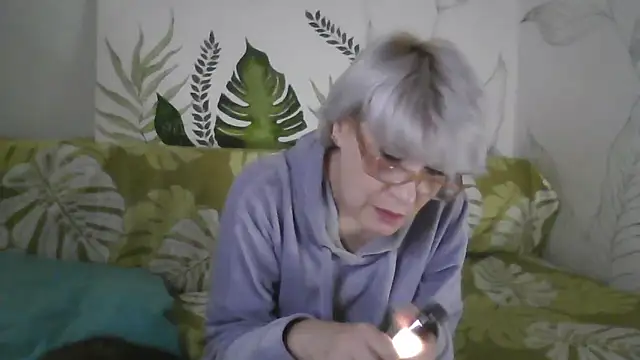 Catty Lady online show from 19, 12, 2025