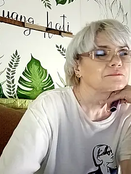 Catty Lady online show from 11, 2, 2026