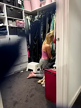 Snapshot of Reacher110565 chatting on 25, 10, 2025 Reacher110565 online show from 25, 10, 2025