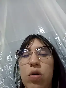 Snapshot of lareinalareinadelanal chatting on 4, 11, 2025 lareinalareinadelanal online show from 4, 11, 2025