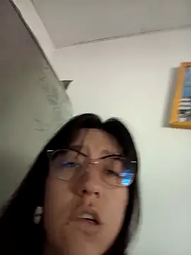 Snapshot of lareinalareinadelanal chatting on 9, 11, 2025 lareinalareinadelanal online show from 9, 11, 2025