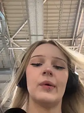 Snapshot of softlyblessed chatting on 14, 10, 2025 softlyblessed online show from 14, 10, 2025