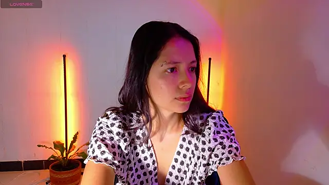 Sarasavage online show from 15, 5, 2026