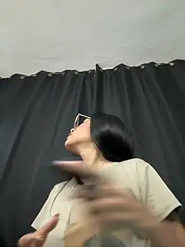 ElaRose 12 online show from 10, 4, 2026