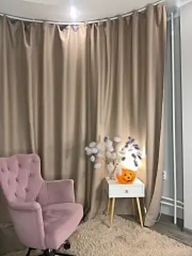 Snapshot of Naomi___Rias chatting on 31, 10, 2025 Naomi Rias online show from 31, 10, 2025