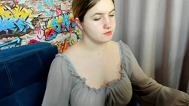 Snapshot of Julia_Jips chatting on 14, 10, 2025 Julia Jips online show from 14, 10, 2025