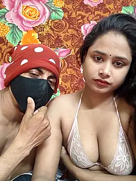 Seducing couple online show from 8, 2, 2026
