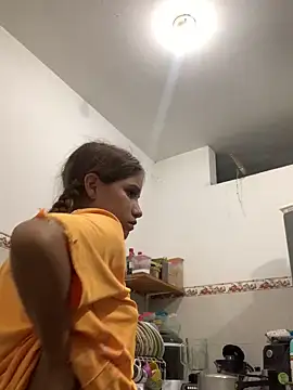 MiiluRosse online show from 14, 11, 2025