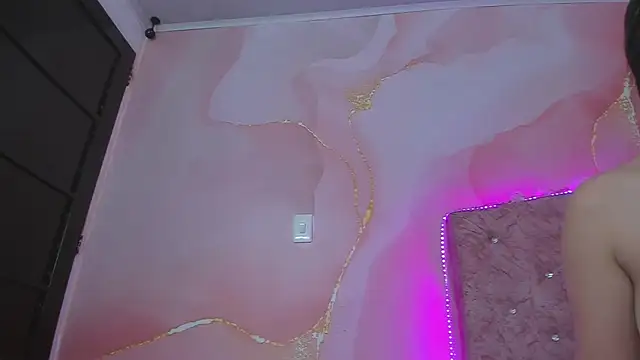 violet taylor  online show from 25, 10, 2025