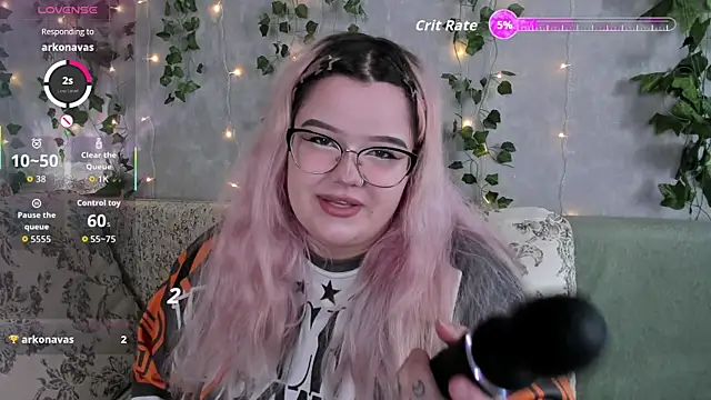 Snapshot of _CandyM1lky_ chatting on 11, 6, 2026 CandyM1lky online show from 11, 6, 2026