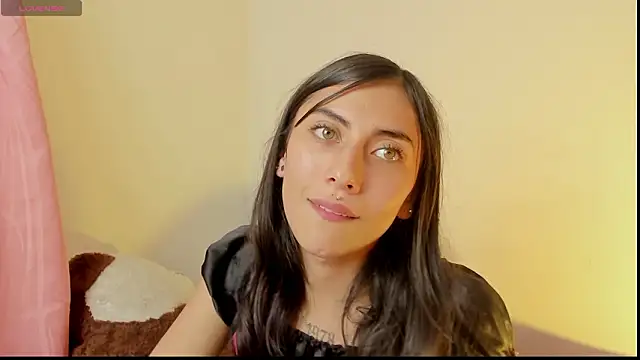 Snapshot of Alanaloiiss_ chatting on 21, 2, 2026 Alanaloiiss online show from 21, 2, 2026