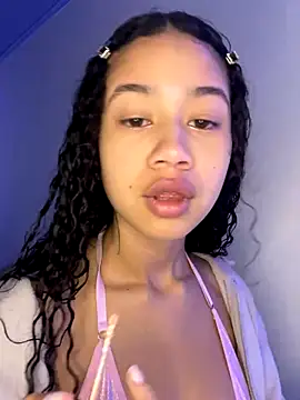 Snapshot of jadee8 chatting on 29, 11, 2025 jadee8 online show from 29, 11, 2025