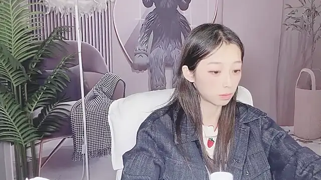 Snapshot of jiangjiang_caicai chatting on 11, 11, 2025 jiangjiang caicai online show from 11, 11, 2025